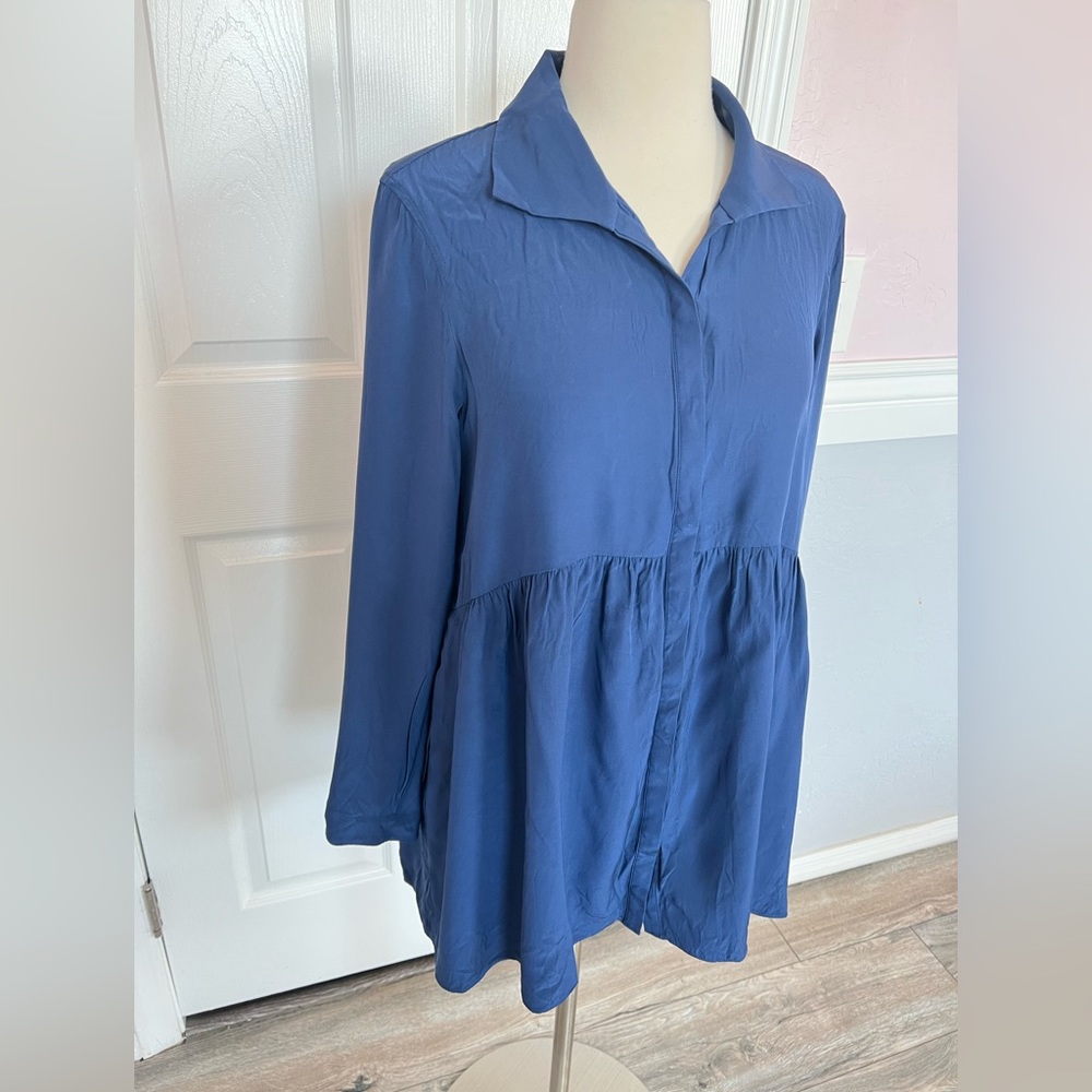 Lafayette‎ 148 New York Blue Silk Button Up Blouse Size M - Picture 3 of 12